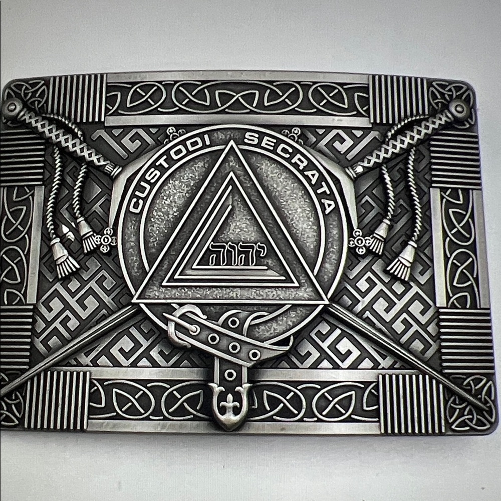 Handcrafted masonic belt buckle tied to the royal arch masonry (York Rite)